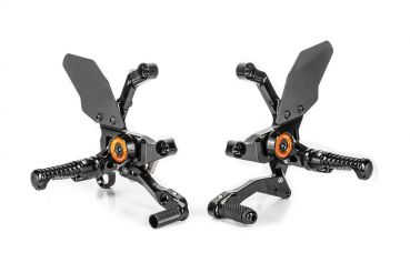 GILLES MUE2 Fußrastenanlage für KTM 1290 Super Duke R ab 2020-, 1390 Super Duke R 2023-