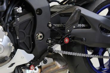 Gilles Tooling Fußrastenanlage MUE2 schwarz Für Yamaha YZF-R1 (RN 65) ab 2020