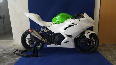 Kawasaki ZX 400 2018 Sebimoto Rennverkleidung 4 tlg.  Höcker geschlossen für Moosgummi fairing 4 parts  tailsection close for foam rubber