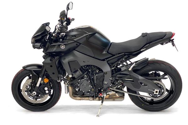 TRACK  Fußrastenanlage schwarz Yamaha MT10 2016- ABE