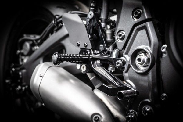 Gilles Racing Fussrastenanlage Yamaha YZF R7 RM39 ab 2021 - BRP  Motorradverkleidungen & Motorradzubehör