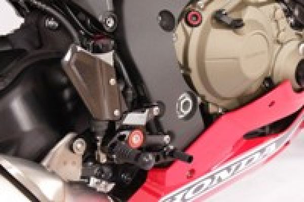 GILLES FUSSRASTENANLAGE MUE2  FÜR Honda CBR1000RR Fireblade SC77 ab BJ 2017-