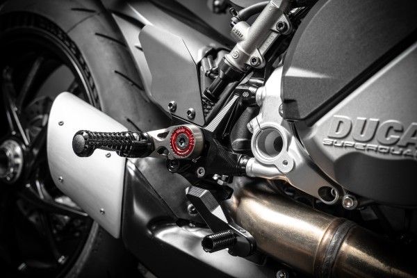 Fußrastenanlage MUE2 Ducati Streetfighter V2 Baujahr 2022